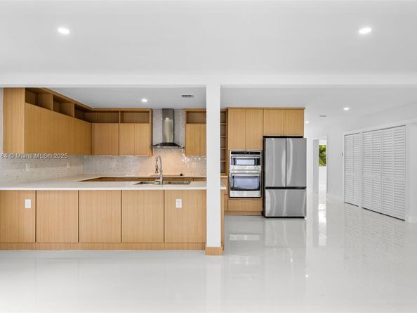 2940 SW 12th St, Miami FL 33135