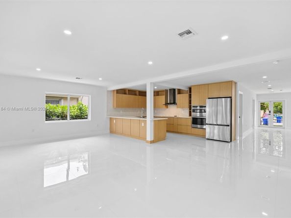 2940 SW 12th St, Miami FL 33135