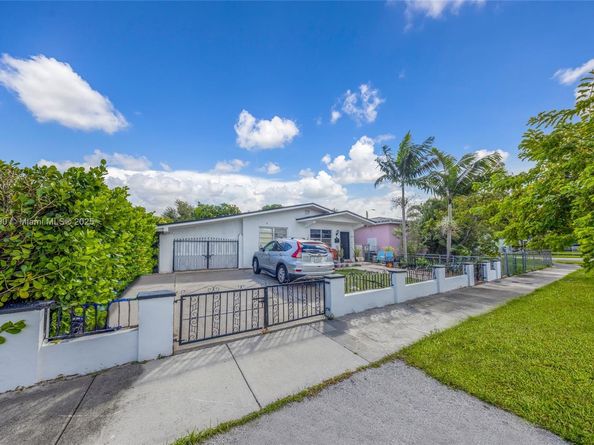 1515 NW 33rd Ave, Miami FL 33125