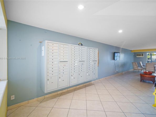 13105 Ixora Ct 302, North Miami FL 33181