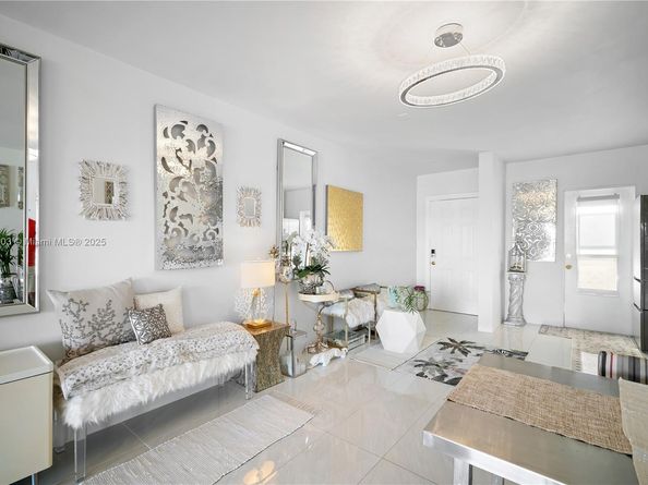 13105 Ixora Ct 302, North Miami FL 33181