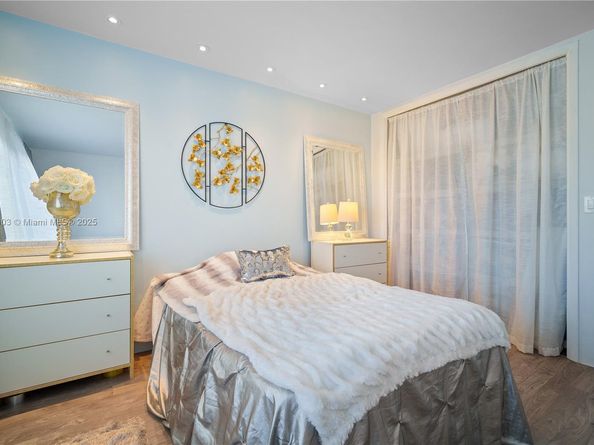 13105 Ixora Ct 302, North Miami FL 33181