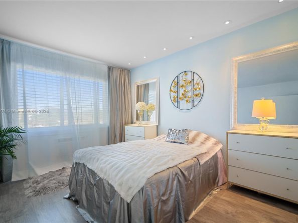 13105 Ixora Ct 302, North Miami FL 33181