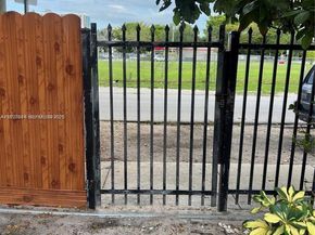 1581 NE 117 St, Miami FL 33161