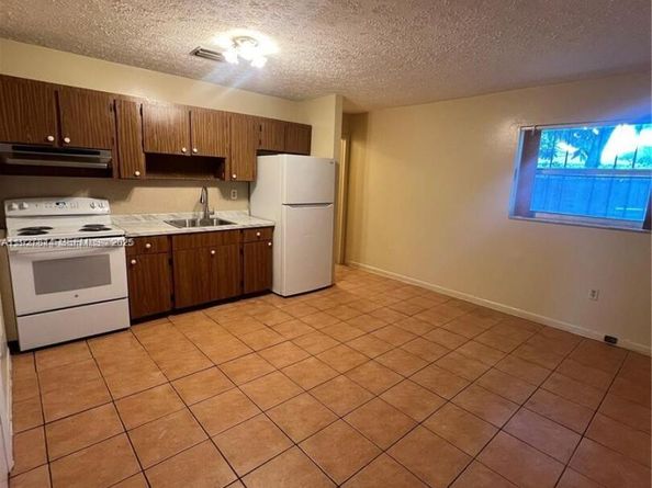 1581 NE 117 St, Miami FL 33161