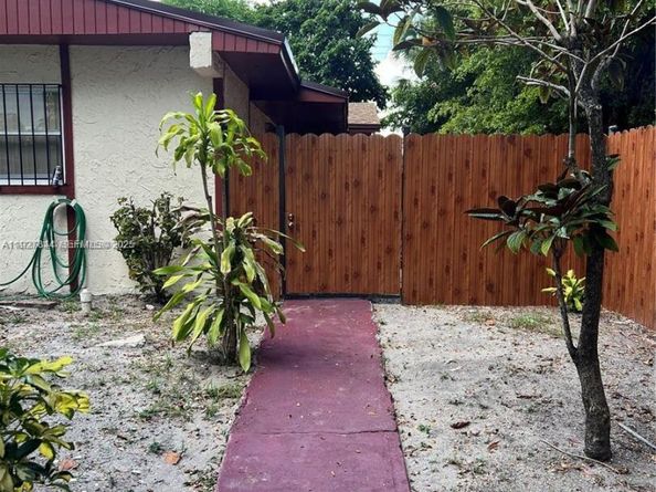1581 NE 117 St, Miami FL 33161