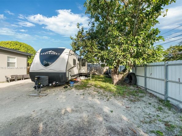 740-742 135 St, North Miami FL 33168