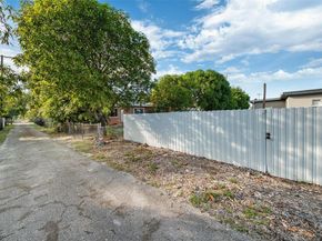 740-742 135 St, North Miami FL 33168