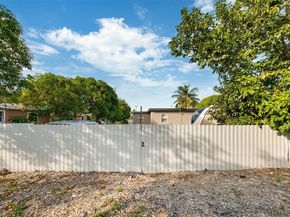 740-742 135 St, North Miami FL 33168