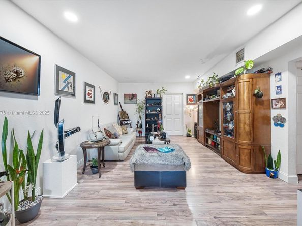 740-742 135 St, North Miami FL 33168