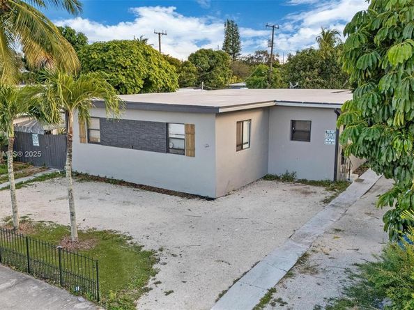 740-742 135 St, North Miami FL 33168