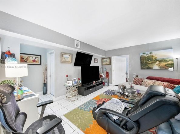 740-742 135 St, North Miami FL 33168