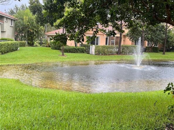 12625 NW 56th St, Coral Springs FL 33076