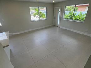 850 NW 109th St, Miami FL 33168