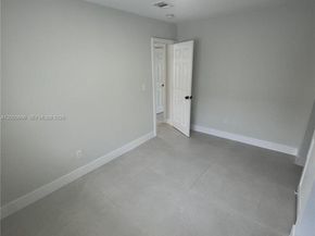 850 NW 109th St, Miami FL 33168