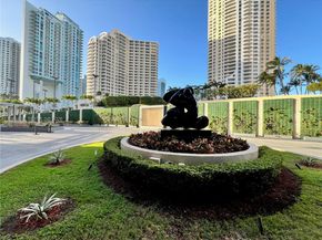 540 Brickell Key Dr 202, Miami FL 33131