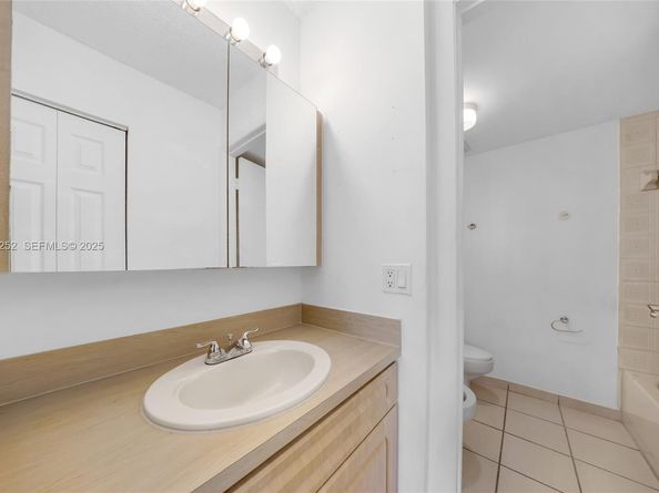 5765 W 25th Ct 411, Hialeah FL 33016