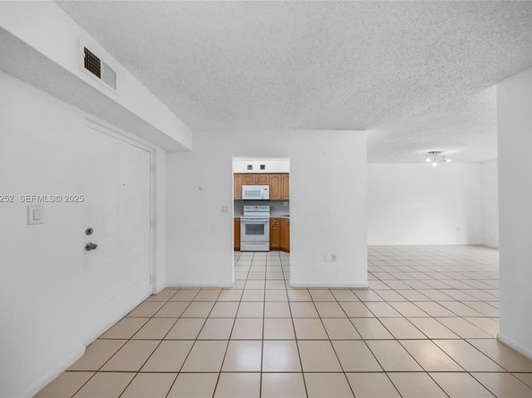 5765 W 25th Ct 411, Hialeah FL 33016
