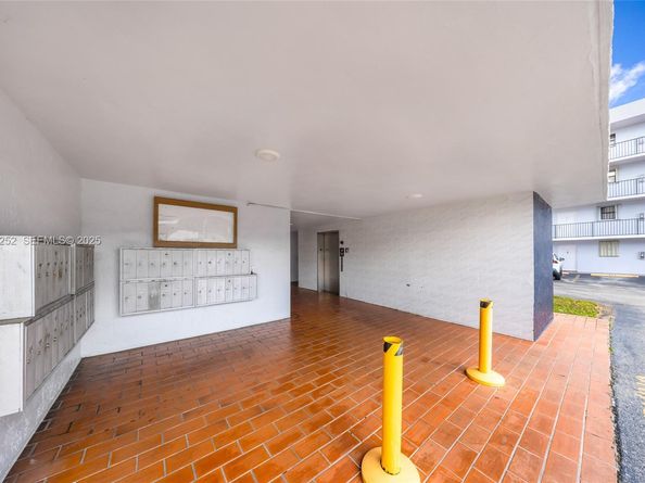 5765 W 25th Ct 411, Hialeah FL 33016