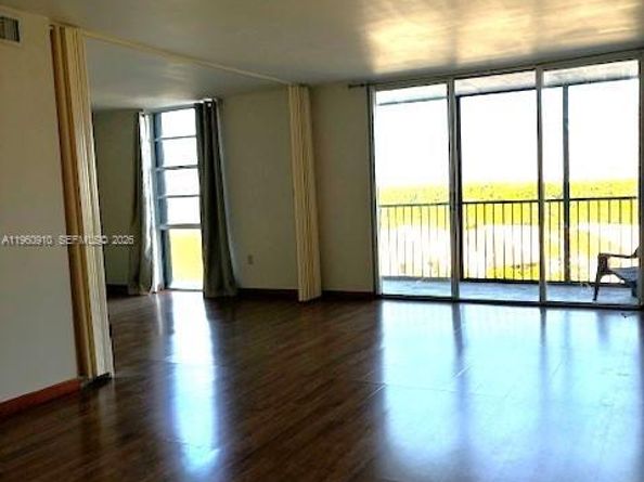 2500 NE 135th St B506, North Miami FL 33181