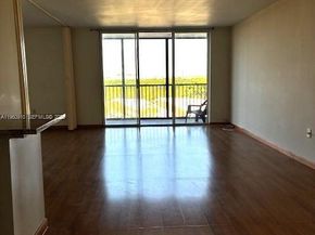 2500 NE 135th St B506, North Miami FL 33181