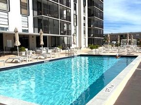 2500 NE 135th St B506, North Miami FL 33181