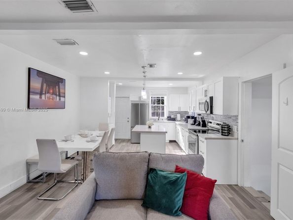 1310 NW 42nd St, Miami FL 33142