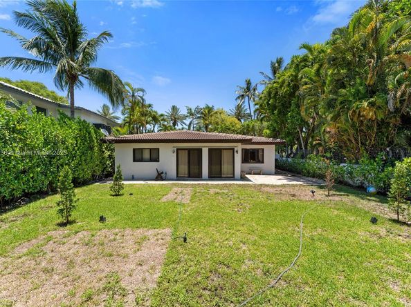 2054 Alton Rd, Miami Beach FL 33140