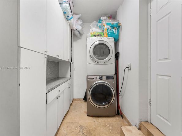 2054 Alton Rd, Miami Beach FL 33140