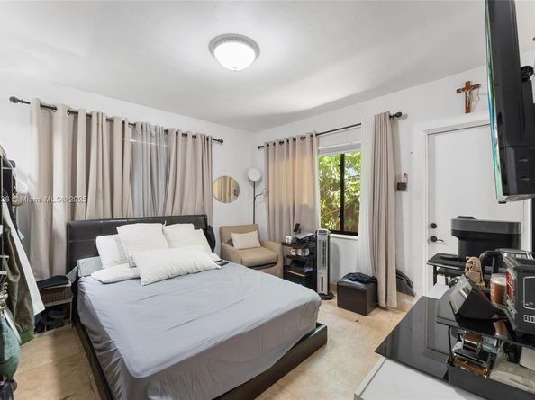 2054 Alton Rd, Miami Beach FL 33140