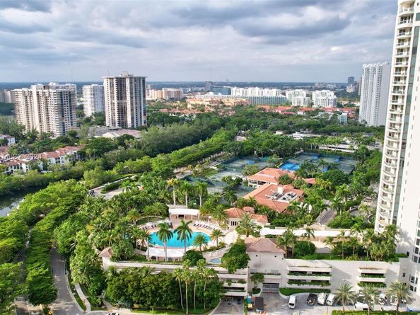 4000 Island Blvd 1002, Aventura FL 33160