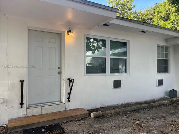 241 NW 32nd St, Miami FL 33127