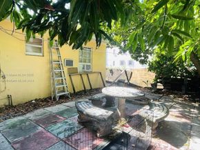 241 NW 32nd St, Miami FL 33127