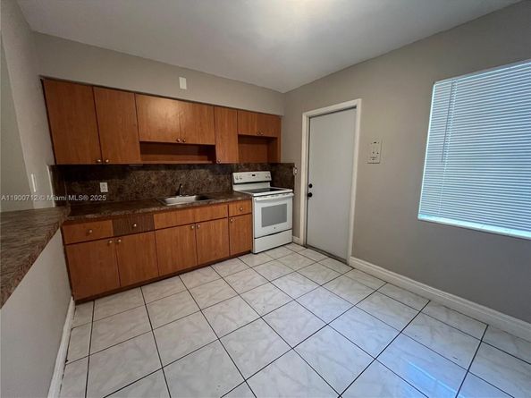 241 NW 32nd St, Miami FL 33127