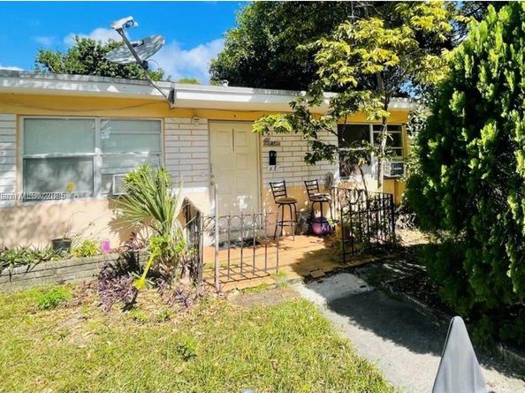 241 NW 32nd St, Miami FL 33127