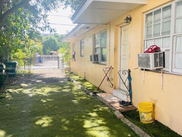 241 NW 32nd St, Miami FL 33127