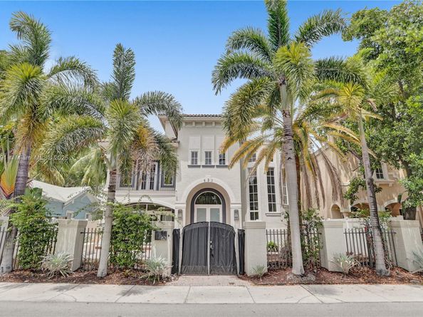 821 SE 2nd Ct, Fort Lauderdale FL 33301
