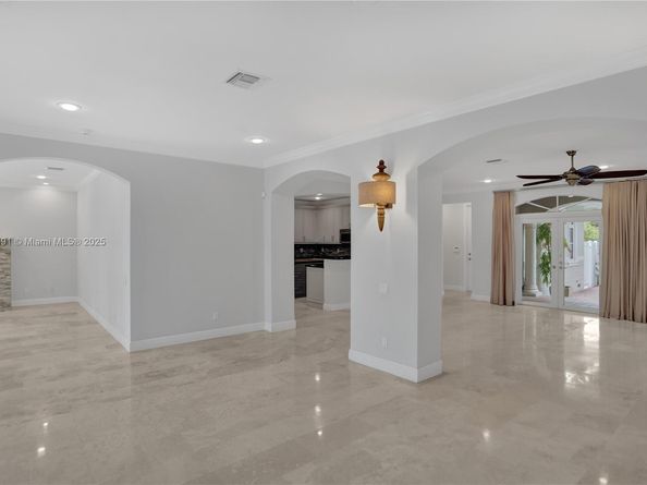 821 SE 2nd Ct, Fort Lauderdale FL 33301