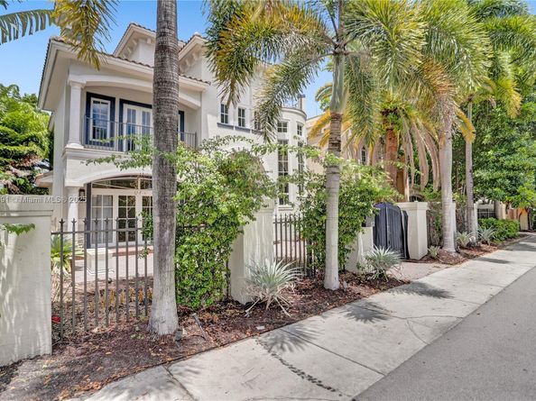 821 SE 2nd Ct, Fort Lauderdale FL 33301