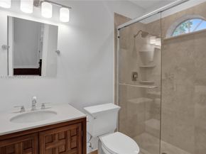 821 SE 2nd Ct, Fort Lauderdale FL 33301