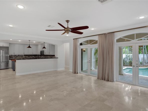 821 SE 2nd Ct, Fort Lauderdale FL 33301
