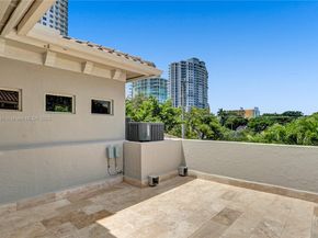 821 SE 2nd Ct, Fort Lauderdale FL 33301
