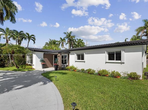 1115 N 13th Ter, Hollywood FL 33019