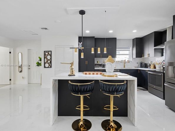 1115 N 13th Ter, Hollywood FL 33019