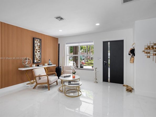 1115 N 13th Ter, Hollywood FL 33019