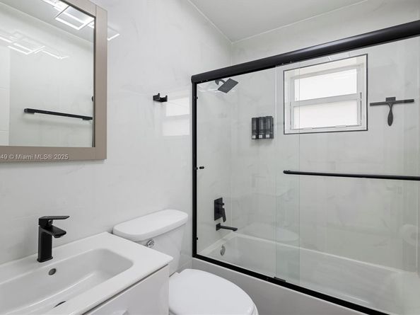 1115 N 13th Ter, Hollywood FL 33019