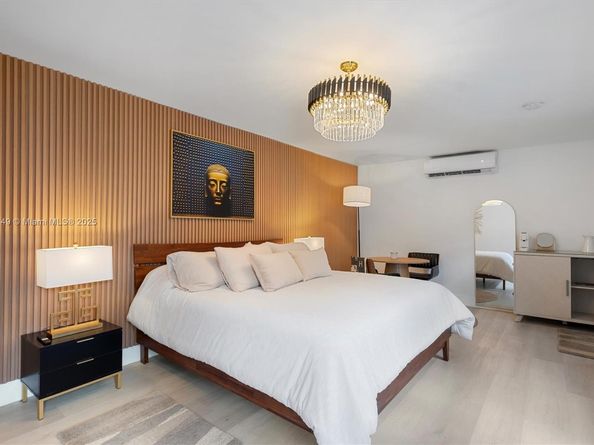 1115 N 13th Ter, Hollywood FL 33019