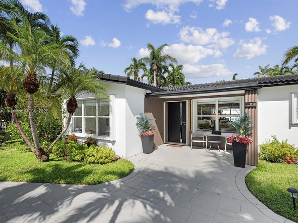 1115 N 13th Ter, Hollywood FL 33019