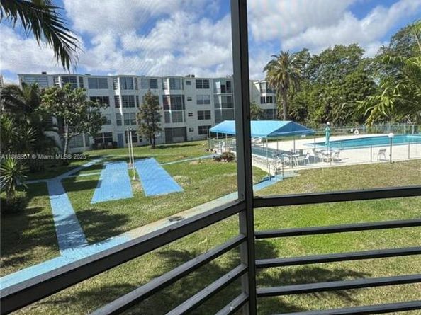 1701 NE 191st St A214, Miami FL 33179