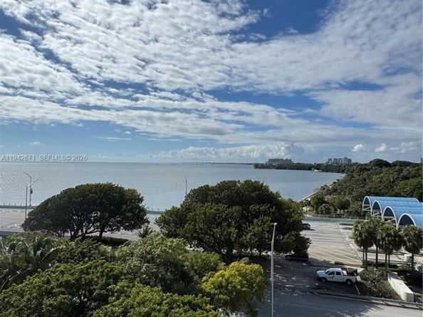 150 SE 25th Rd 8L, Miami FL 33129